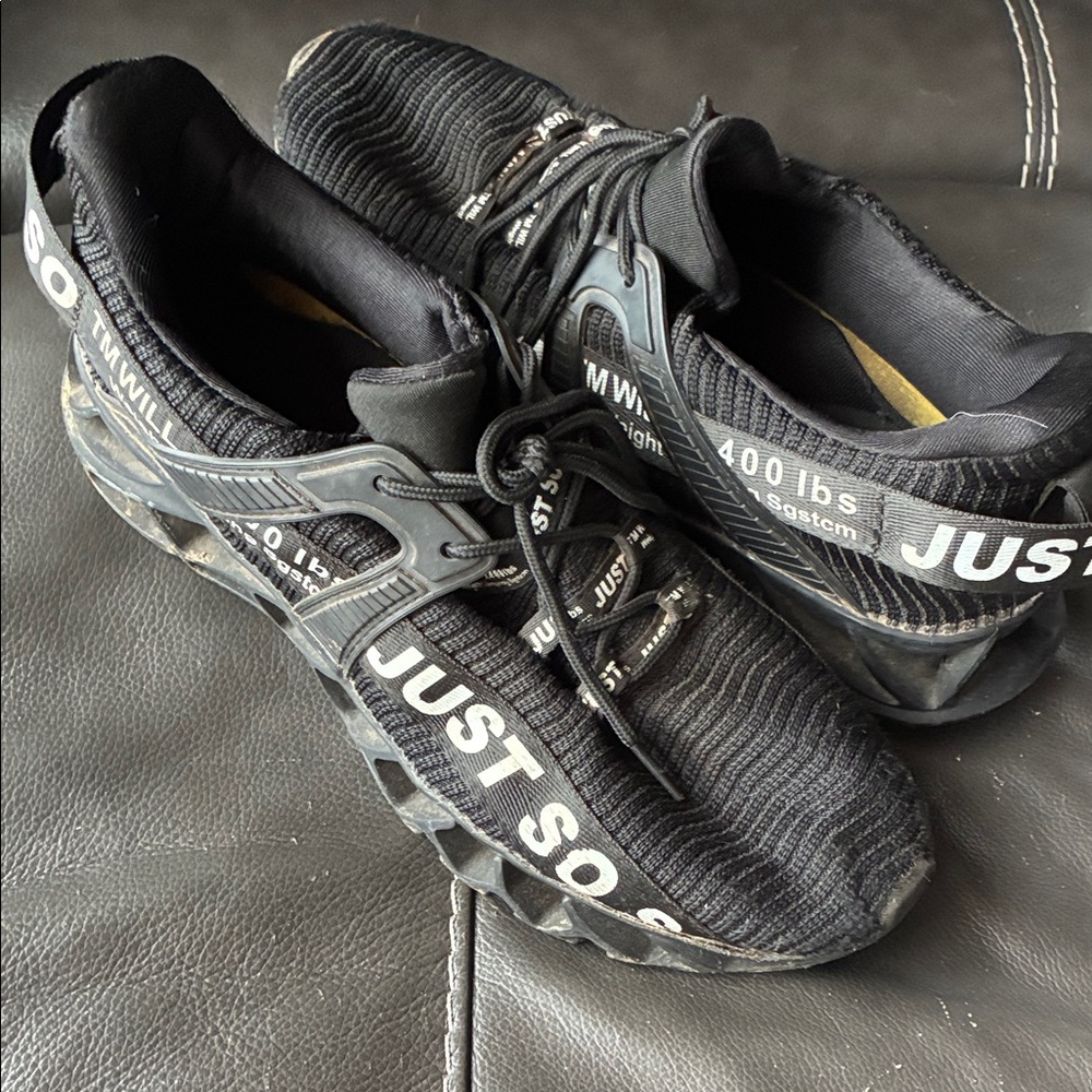 Just So So Men's Black Athletic Shoes